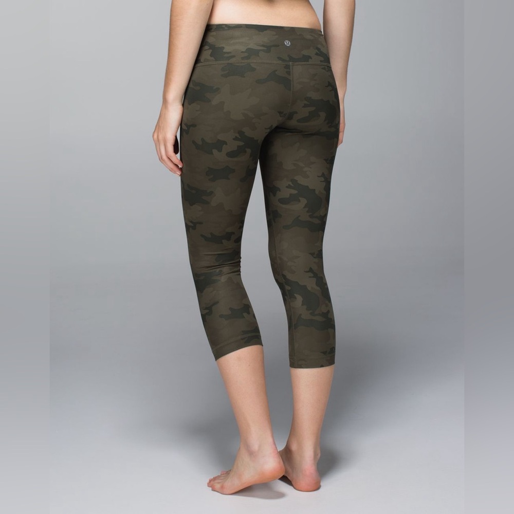Lululemon Wunder Under Crop *Full-On Luxtreme Savasana Camo 21” Fatigue Green